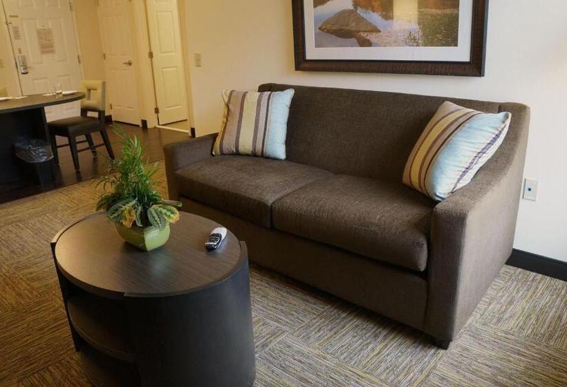 جناح, Candlewood Suites Harrisburg Hershey, An Ihg