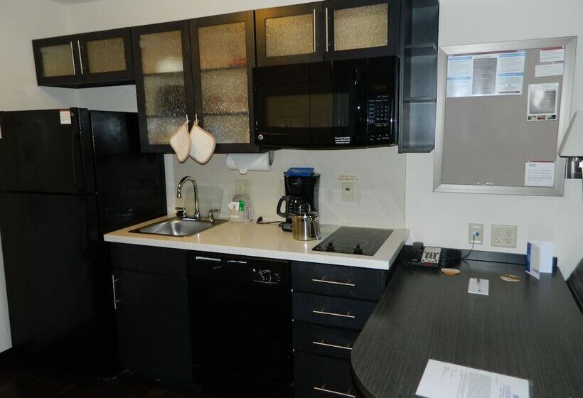 جناح لذوى الاحتياجات الخاصة, Candlewood Suites Harrisburg Hershey, An Ihg