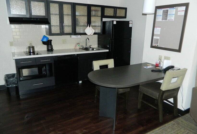 جناح لذوى الاحتياجات الخاصة, Candlewood Suites Harrisburg Hershey, An Ihg