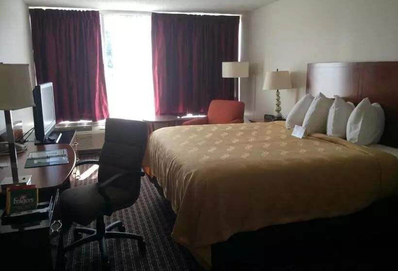 身障者適用キングサイズベッドルーム, Days Inn By Wyndham Hartsfield Jackson Atlanta Airport West