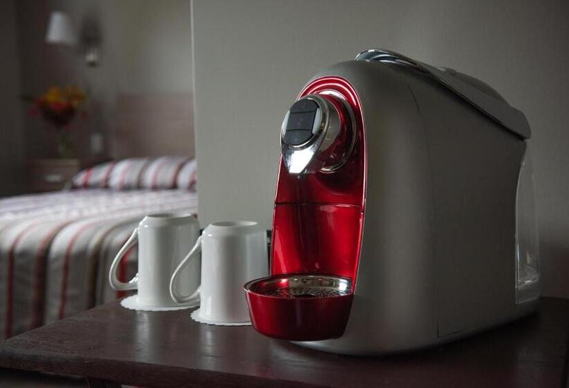 スーペリアの4人部屋, Ermitage Saintantoine