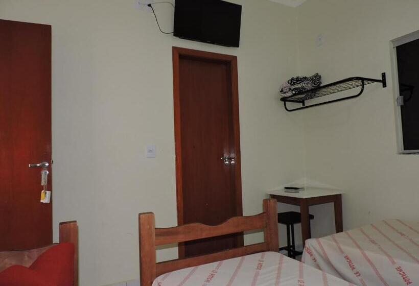 エコノミートリプルルーム, Galli