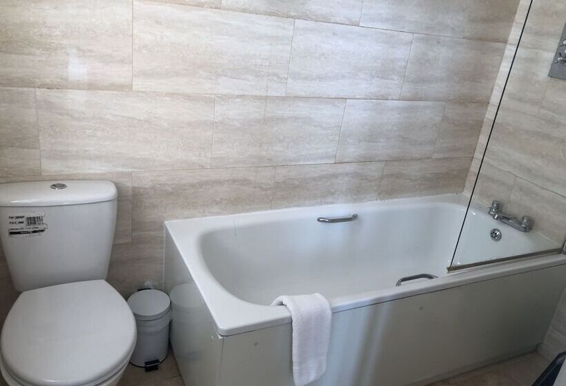 Семейный Номер, Gatwick Inn