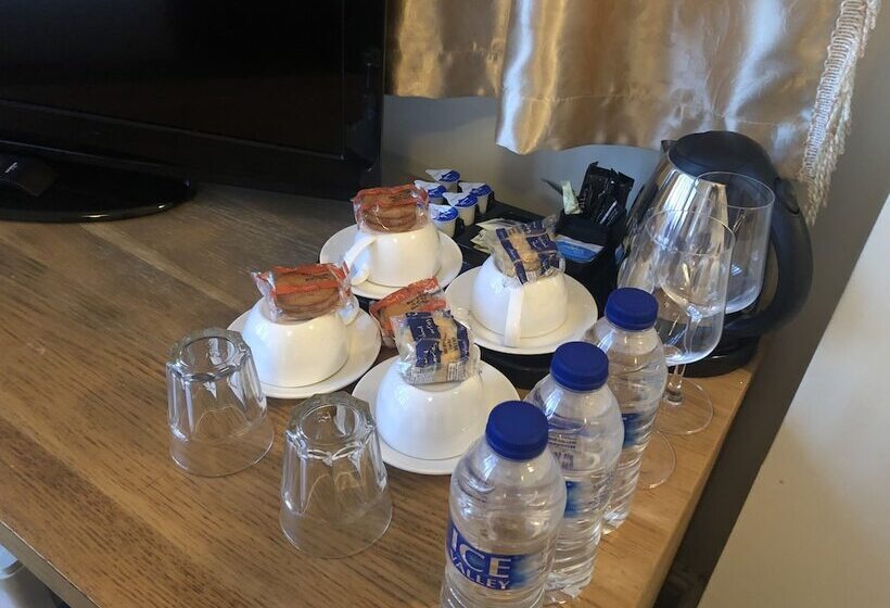 Семейный Номер, Gatwick Inn