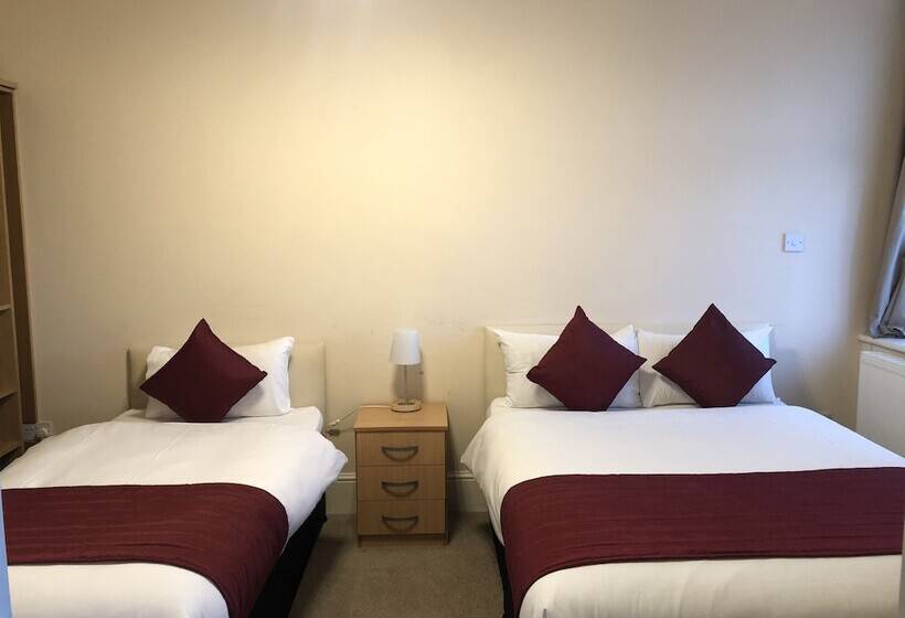 Трехместный Номер Deluxe, Gatwick Inn