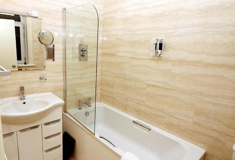 Семейный Номер, Gatwick Inn