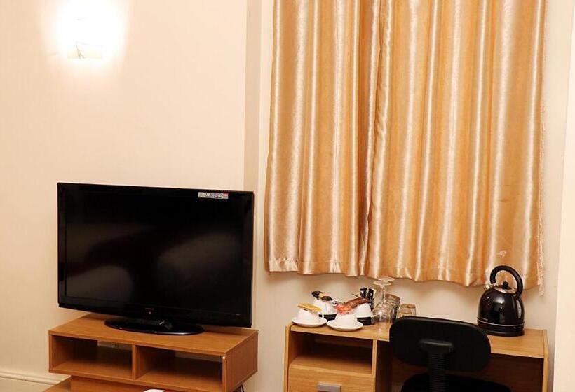 Номер Стандарт, Gatwick Inn