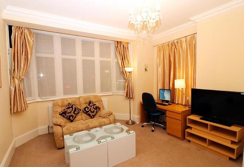 Трехместный Номер Deluxe, Gatwick Inn