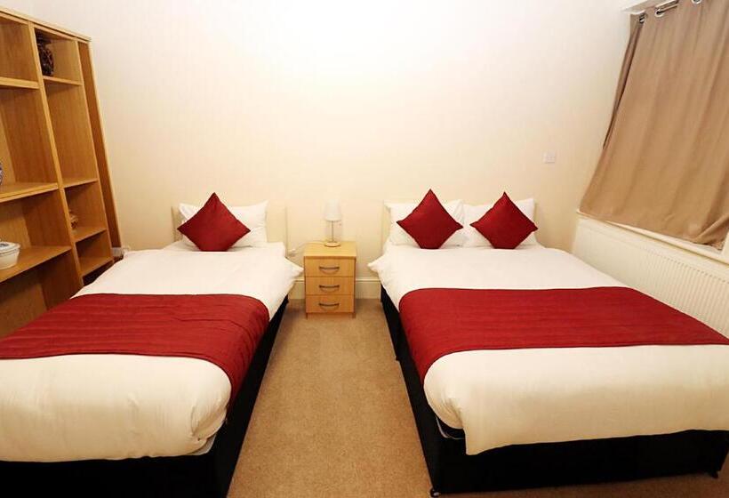 Трехместный Номер Deluxe, Gatwick Inn