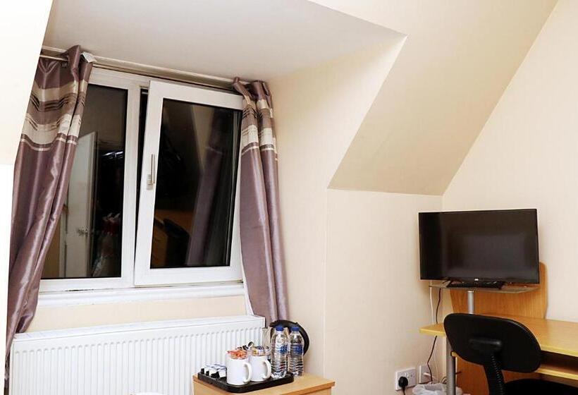 Номер Стандарт Совместная Ванная, Gatwick Inn