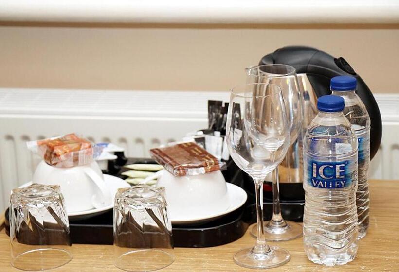 Номер Стандарт Индивидуальный Совместная Ванная, Gatwick Inn