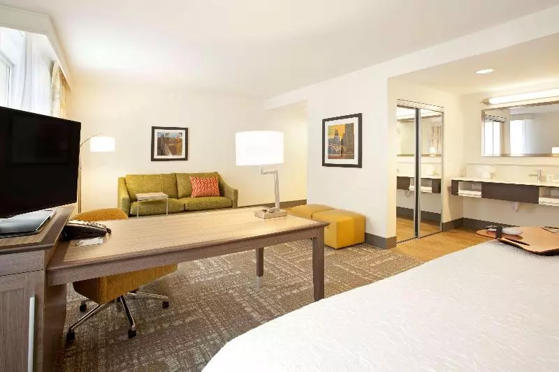 キングサイドベッドのスタンダードワンルーム, Hampton Inn & Suites Minneapolis/downtown