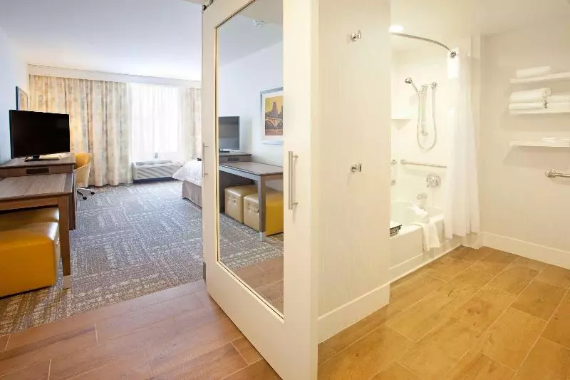 キングサイドベッドのスタンダードワンルーム, Hampton Inn & Suites Minneapolis/downtown