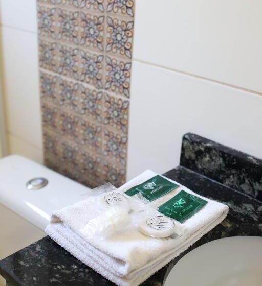 デラックスルーム, Holiday Foz