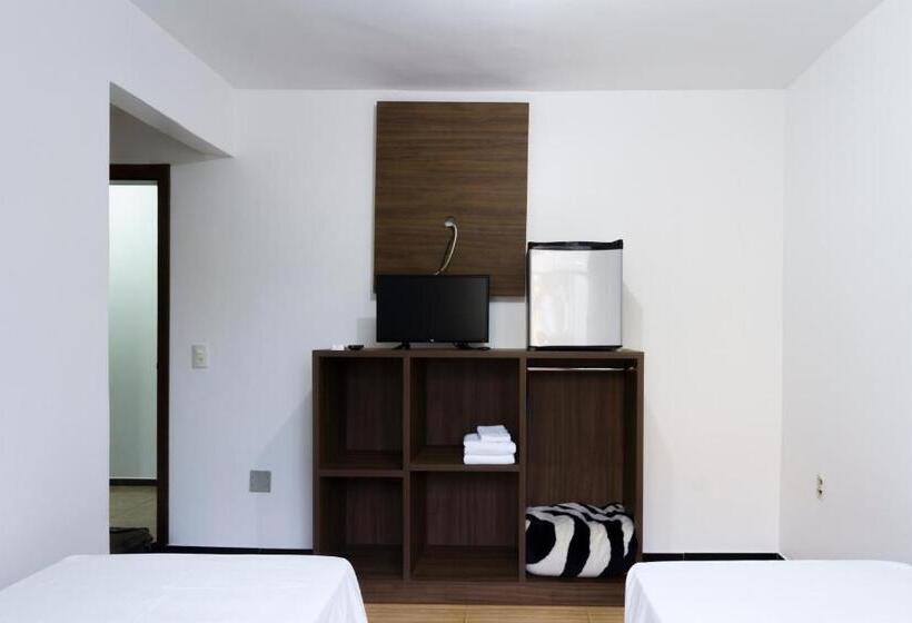 Quarto Economy, Holiday Foz