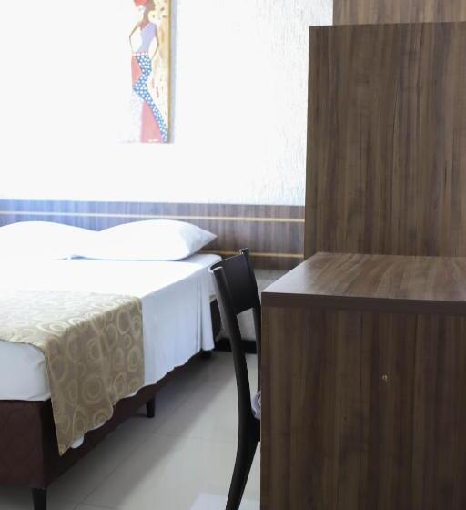 エコノミールーム, Holiday Foz