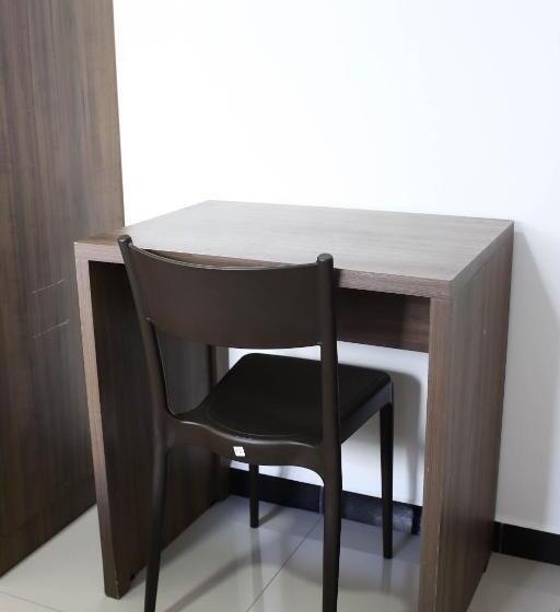 スタンダードルーム, Holiday Foz