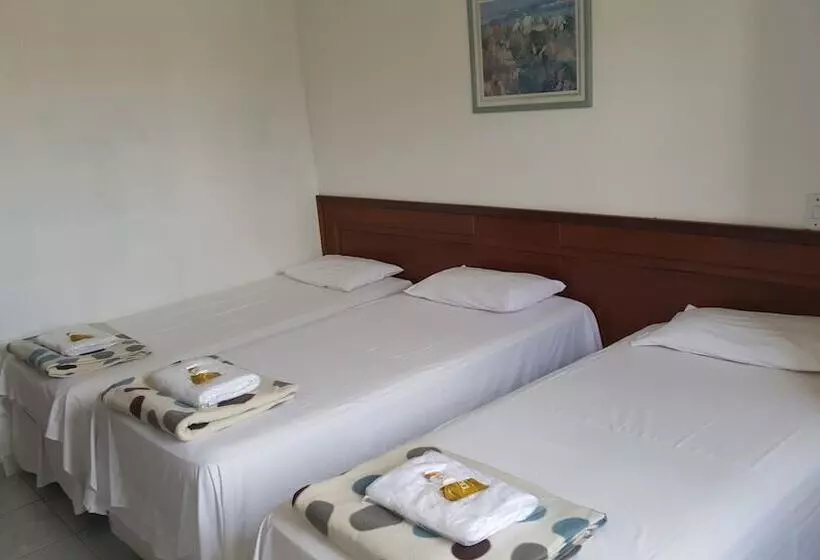 スタンダードトリプルルーム, Ht Suites Mobiliadas