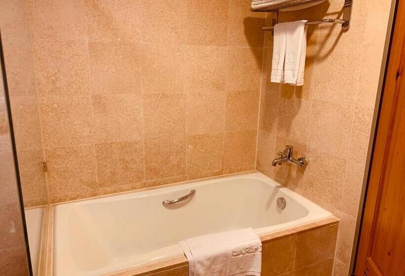 اتاق لوکس, Kai Du