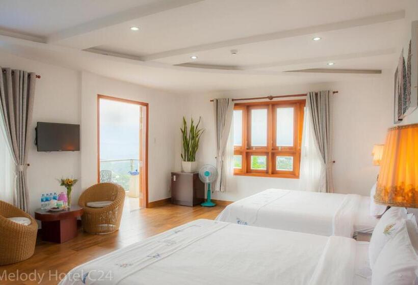 اتاق لوکس خانوادگی, Melody