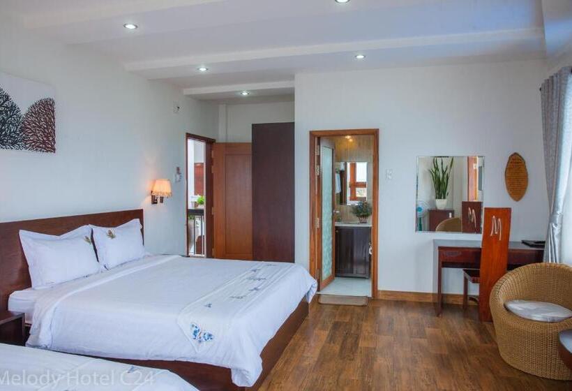 اتاق لوکس خانوادگی, Melody