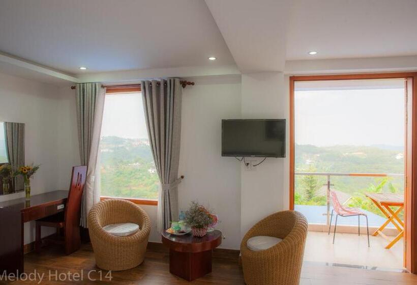 اتاق لوکس خانوادگی, Melody