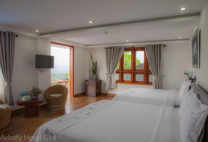 اتاق لوکس خانوادگی, Melody