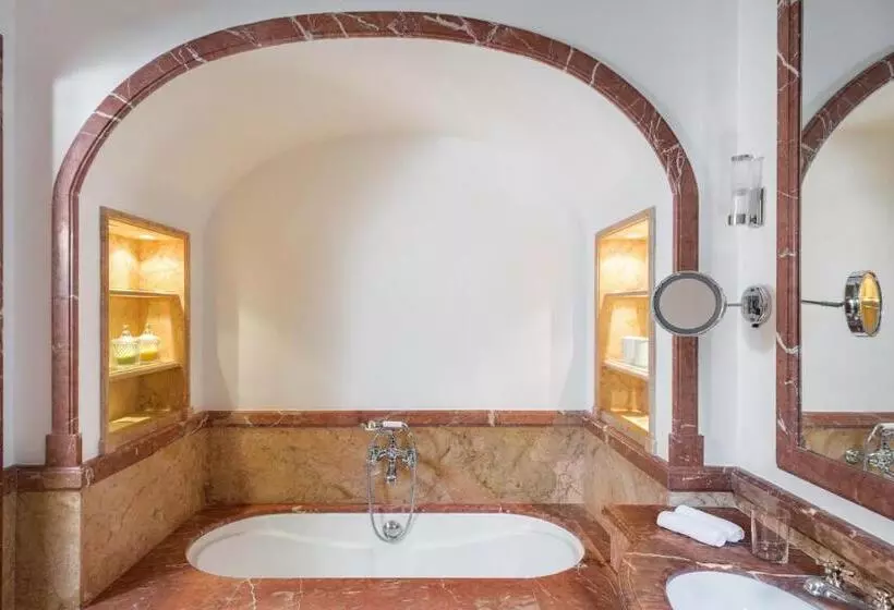 سوییت, Qc Termeroma Spa And Resort