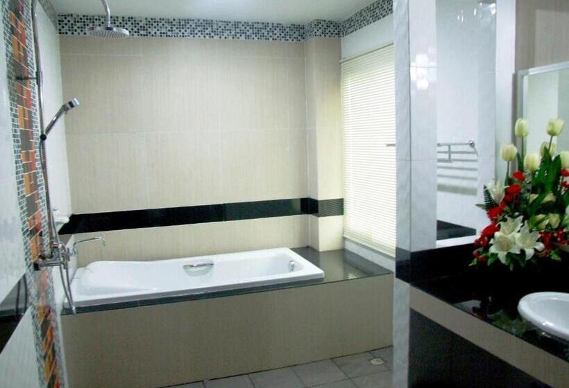 标准间, Ruan Rim Nam