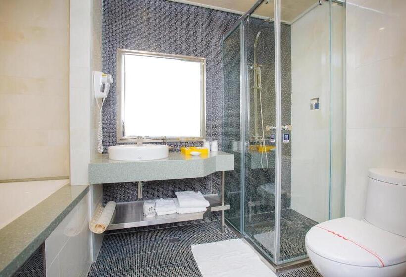 اتاق لوکس, The Cloud