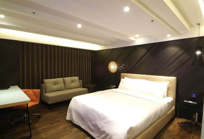 اتاق لوکس, The Cloud