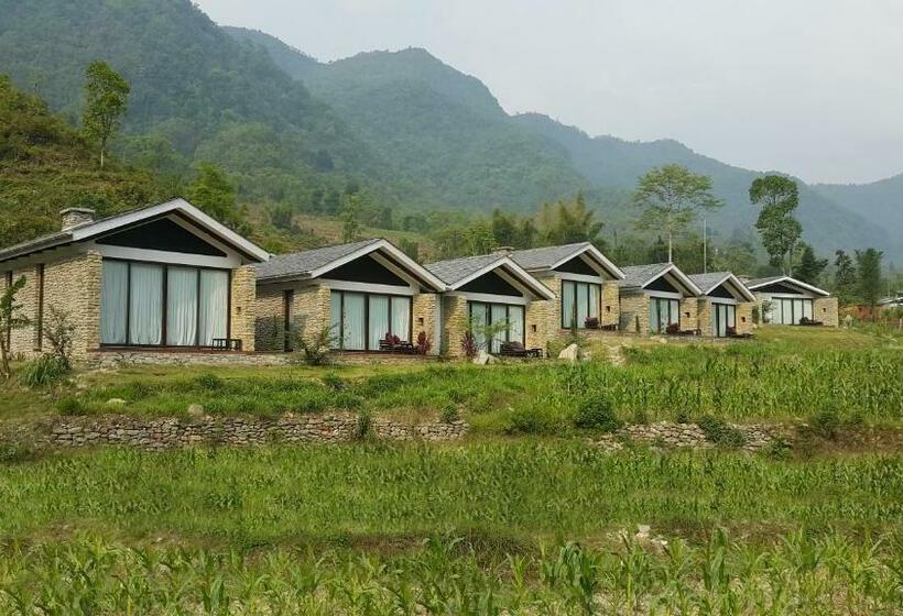 اتاق کلاسیک, The Pavilions Himalayas The Farm