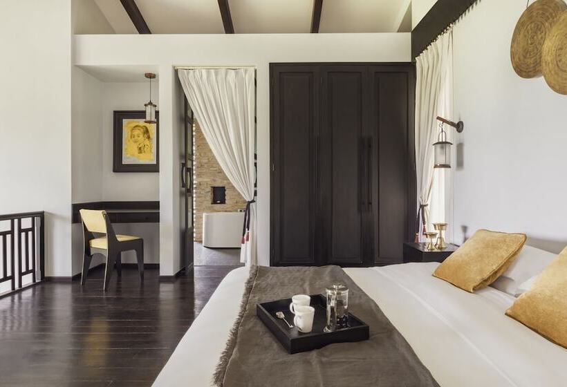 کلبه ییلاقی, The Pavilions Himalayas The Farm