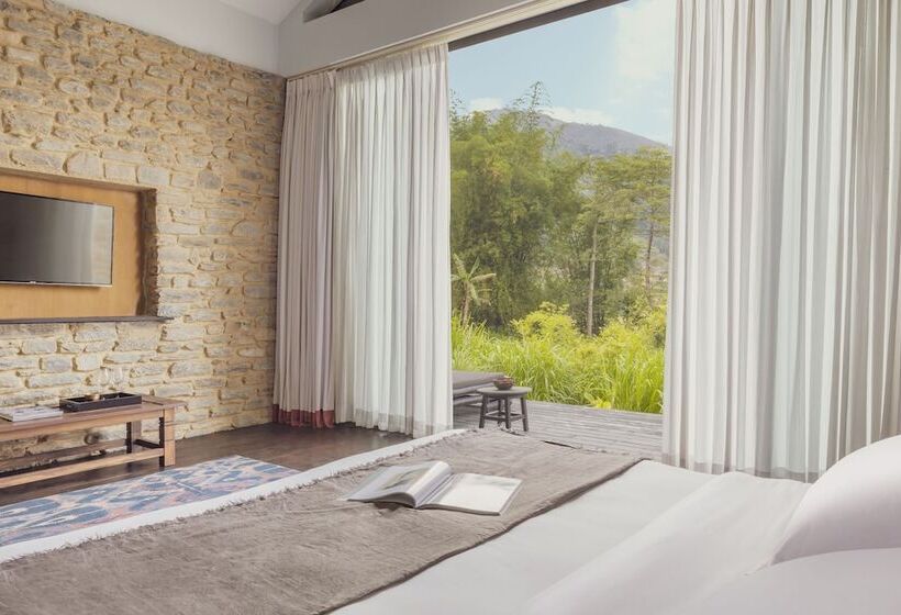 اتاق کلاسیک, The Pavilions Himalayas The Farm