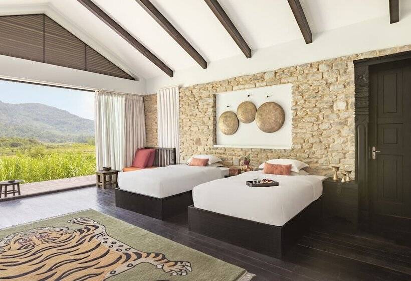 اتاق کلاسیک, The Pavilions Himalayas The Farm