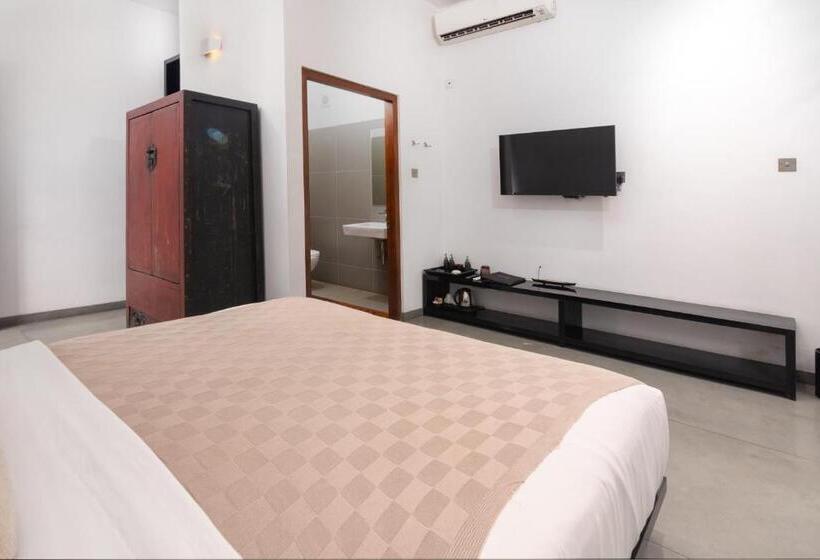 Номер Стандарт, W15 Weligama