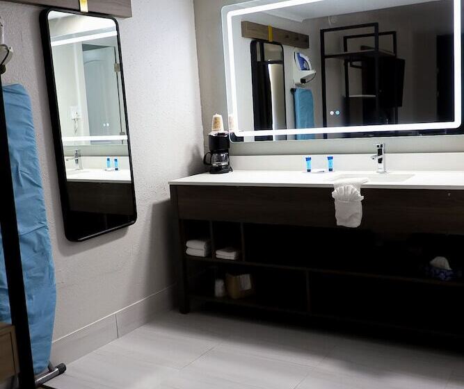 Номер Стандарт, Airport Inn