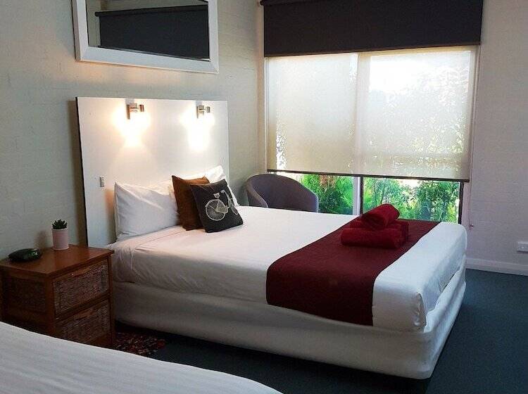 חדר משפחתי, Bidgee Motor Inn