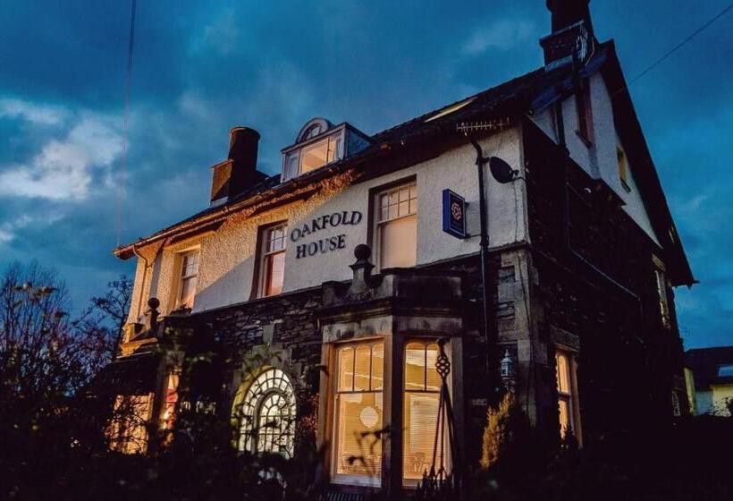 Quarto Estandar, Oakfold House