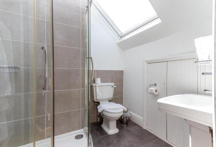 Quarto Triplo Estandar, Oakfold House