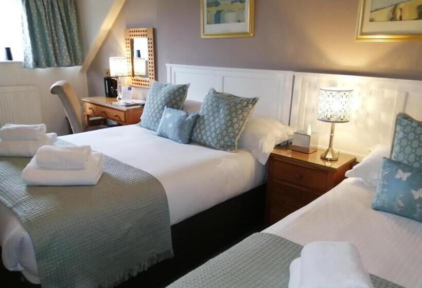 Quarto Triplo Estandar, Oakfold House