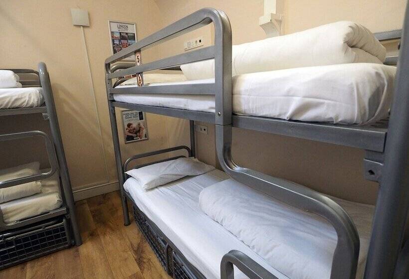 سرير فى غرفة مشتركة مزودة بحمام مشترك, St Christopher S Greenwich