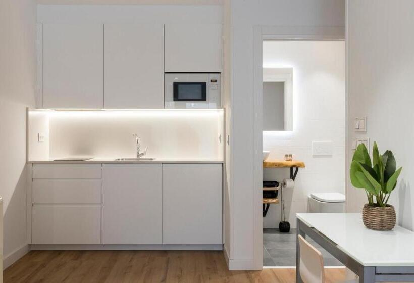 إستديو عائلى, Elegant Rooms Lasarte