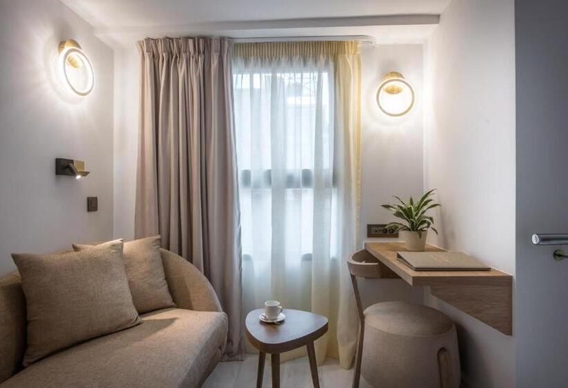 スタンダードルーム, Dimargio Luxury Hotel & Spa