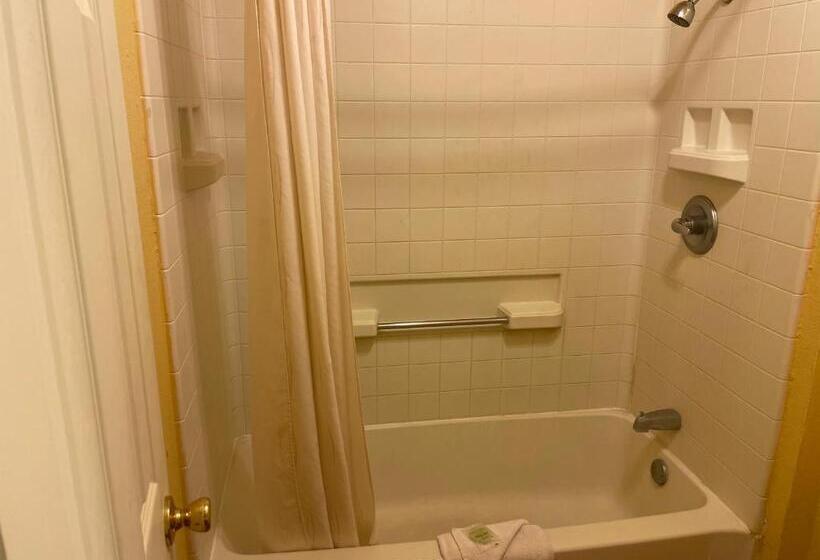 Трежместный Номер Economy, Dilley Executive Inn