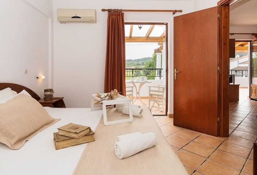 스탠다드 스튜디오, Goudelis Apartments