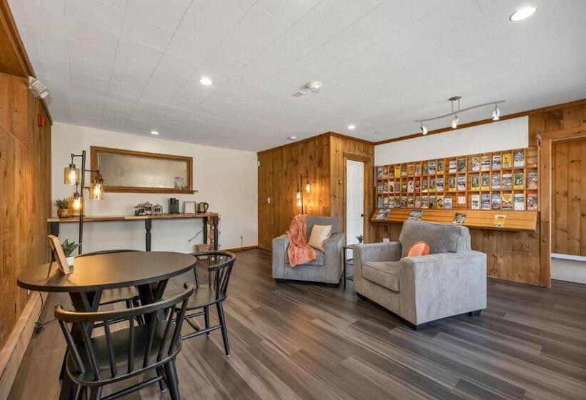 샬레, The Inn & More