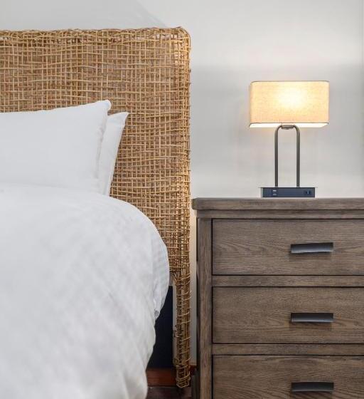 샬레, The Inn & More