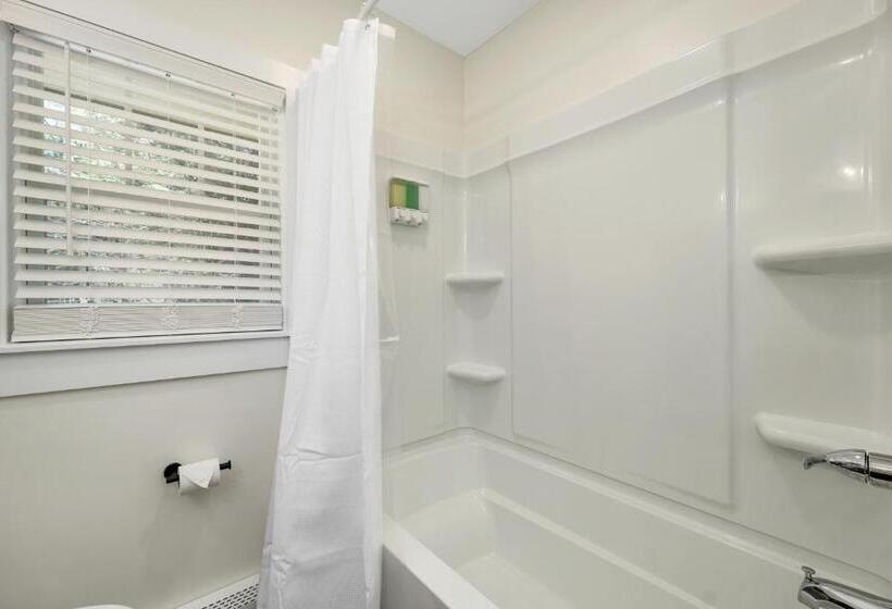 침실 1개 테라스 아파트, The Inn & More