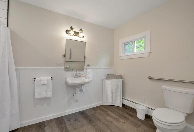 패밀리 스튜디오, The Inn & More